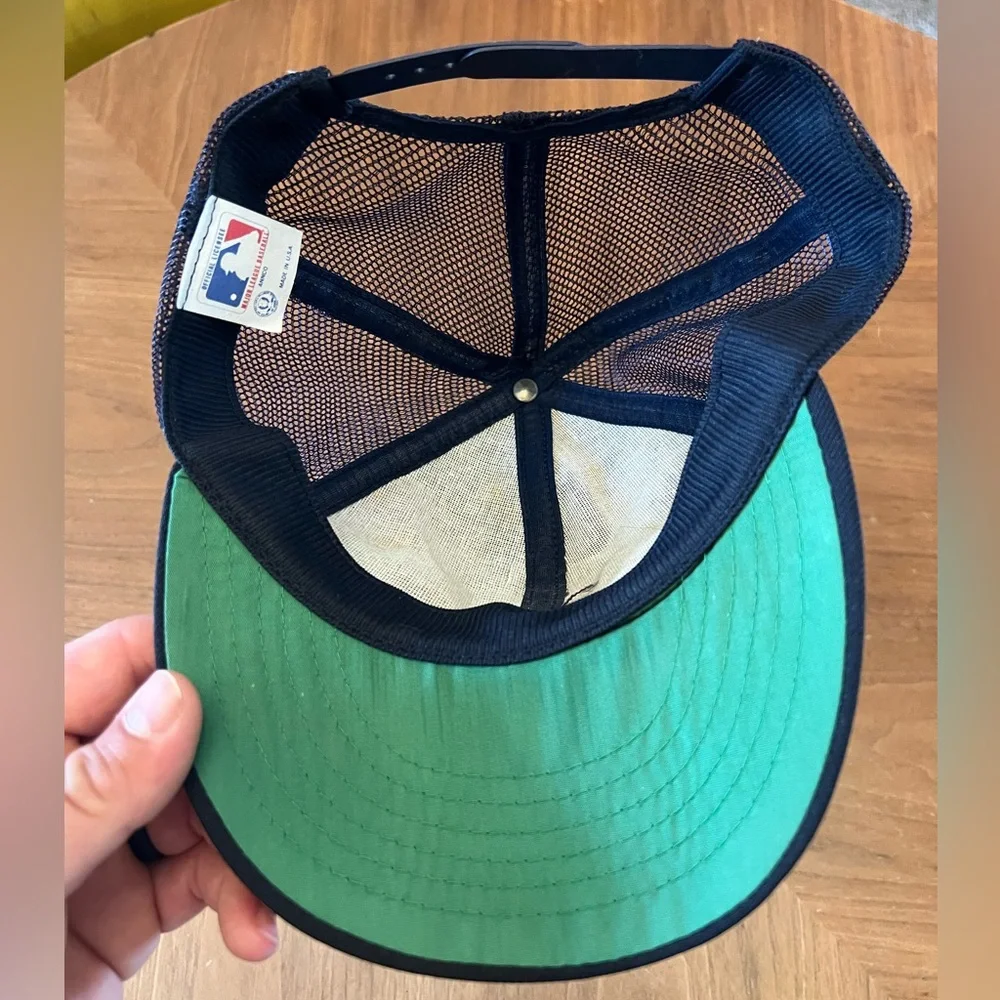 Vintage Boston Red Sox MLB Trucker SnapBack - Picture 2 of 4